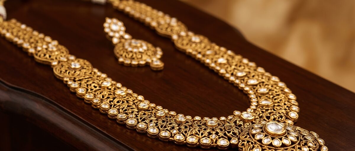 Antique Bridal Haar