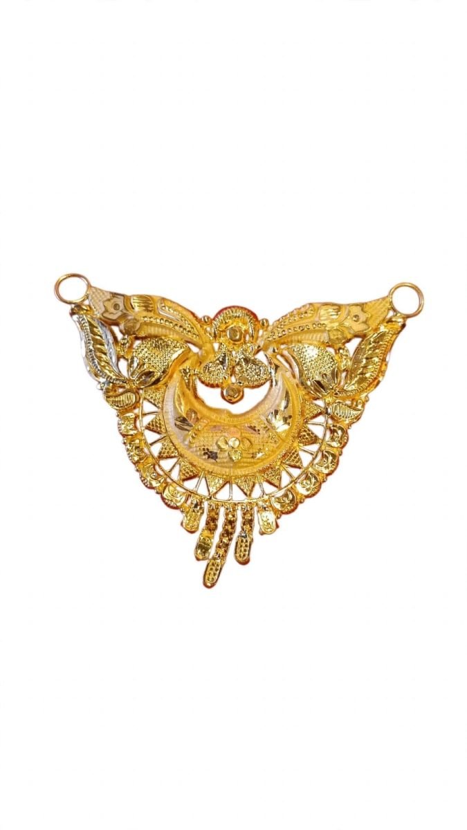 Regal Filigree and Polished Gold Pendant