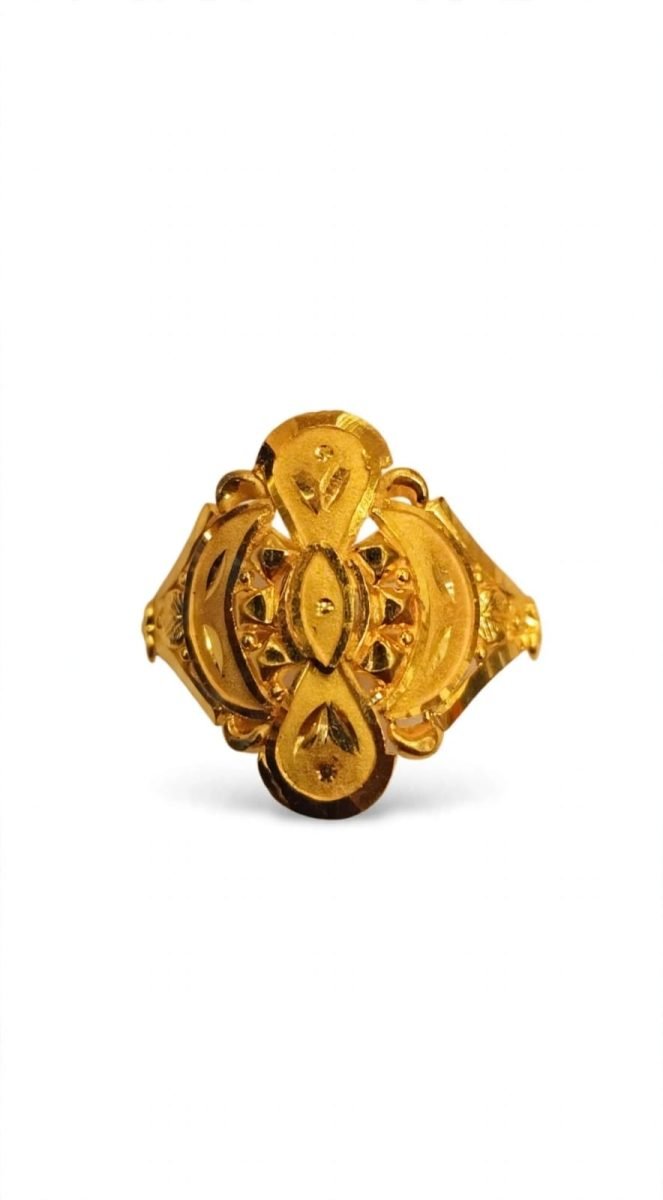 Royal Filigree Oval Gold Ring