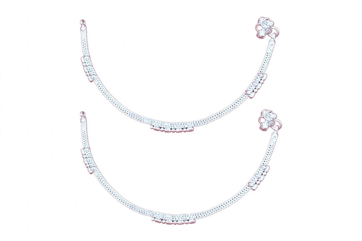 Minimalist Silver Chandi Payal with Textured Station Accents & Ghungroo Clasps